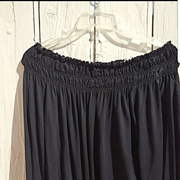 COPY - Jeanology Off shoulder soft gathered shirt. - Picture 2 of 8